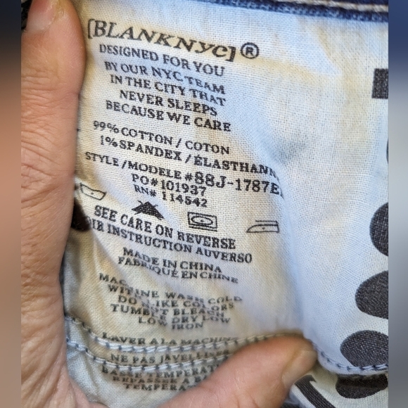 Blank NYC Distressed Straight Leg Jeans Women’s Size 26 Dark Wash Mid Rise - Picture 9 of 9